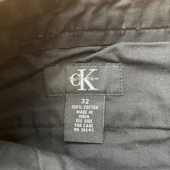 Calvin Klein | Mens Bermuda Shorts Size 32 Black RN36543 - Picture 2 of 6